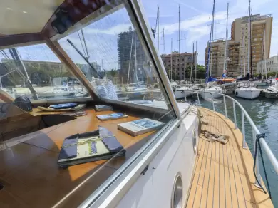 Location bateau Cagliari Port pas cher STELVIO CS287/D