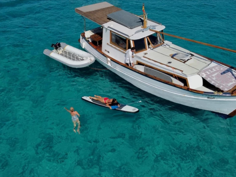 Location Bateau à moteur à La Savina - Madera Clásico Estilo Llaut