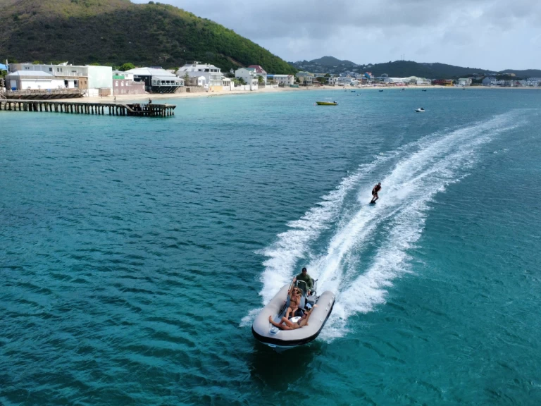 Louer Semi-rigide avec ou sans skipper 3D Tender à Saint Martin