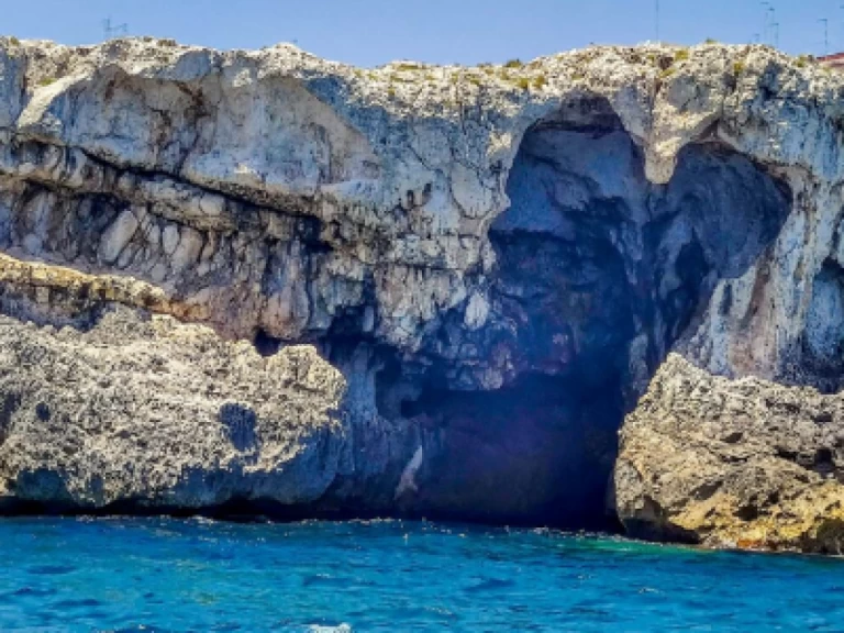 Bateau à moteur à louer à Siracusa au meilleur prix
