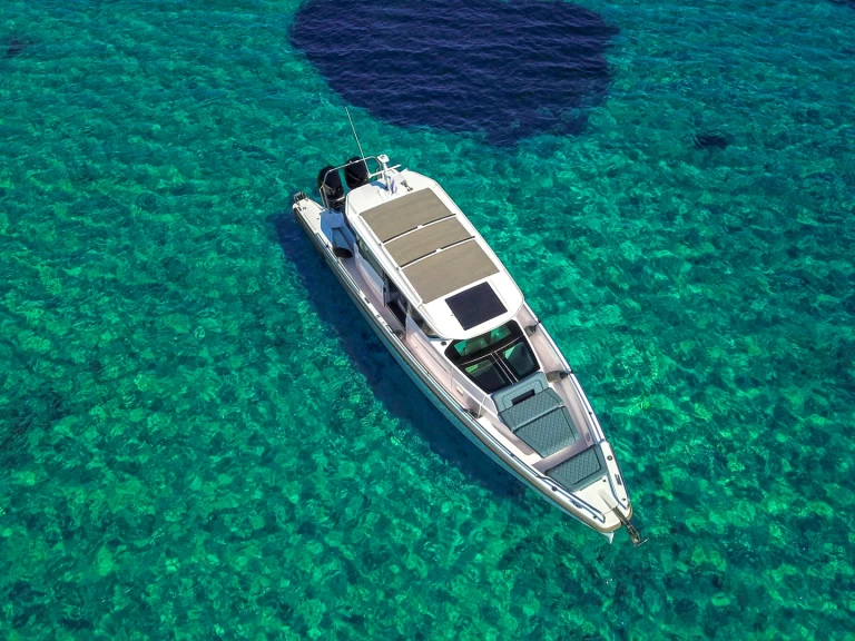 Location bateau Le Pirée pas cher Axopar 37 XC Cross Cabin