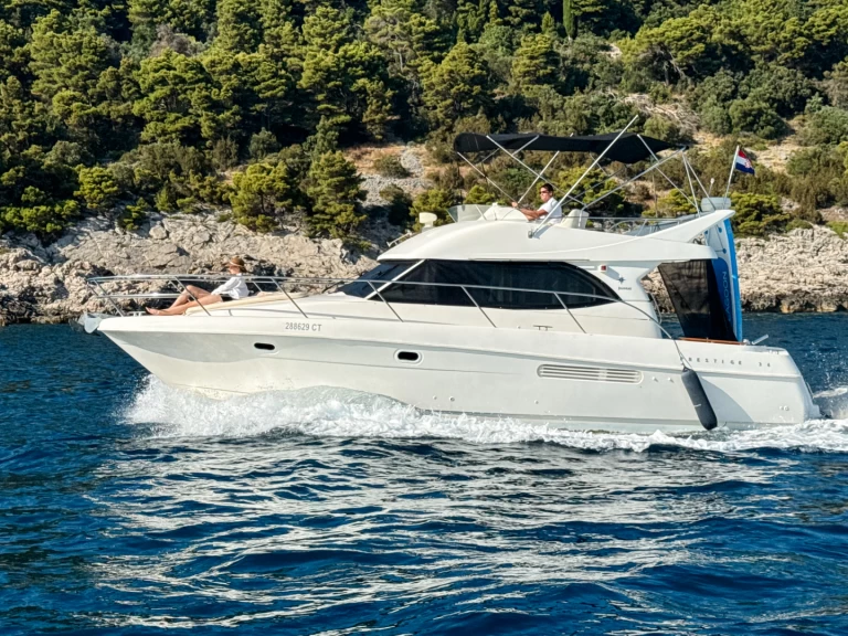 Location à Dubrovnik - Jeanneau Prestige 36 Fly sur SamBoat