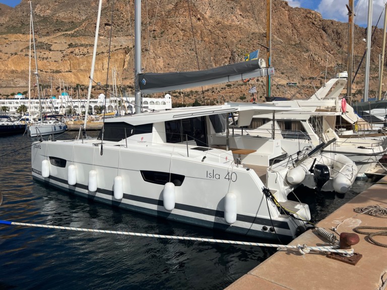 Location Catamaran Fountaine Pajot avec permis