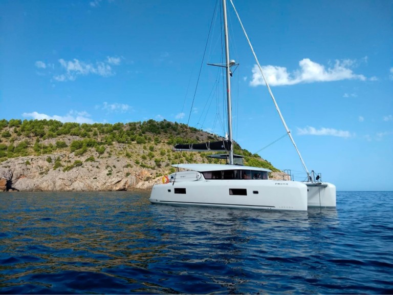 Catamaran à louer à Sant Antoni de Portmany au meilleur prix