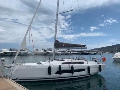 Sailboat for rent Sant Antoni de Portmany at the best price