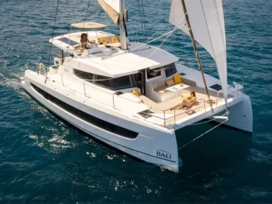 Hyra Katamaran  med eller utan skeppare Bali Catamarans Sliema 