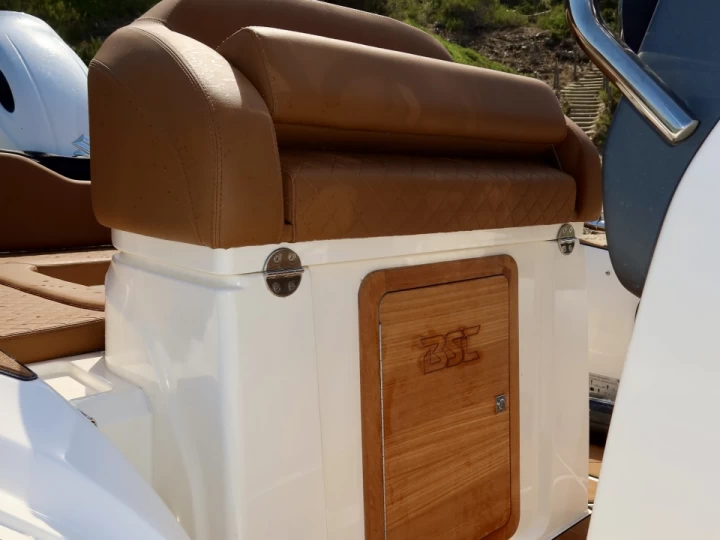 Location bateau Hyères pas cher Bsc 70 élégance