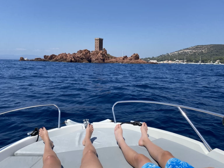 Louez un Bénéteau Flyer 650 Sun Deck à Mandelieu-la-Napoule