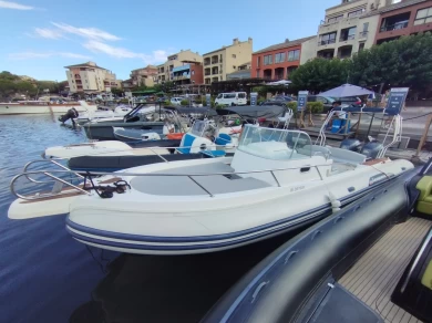 Charter a Capelli Tempest 900 WA in Porto-Vecchio on Samboat