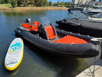 Uthyrning RIB Zodiac med en båtlicens 