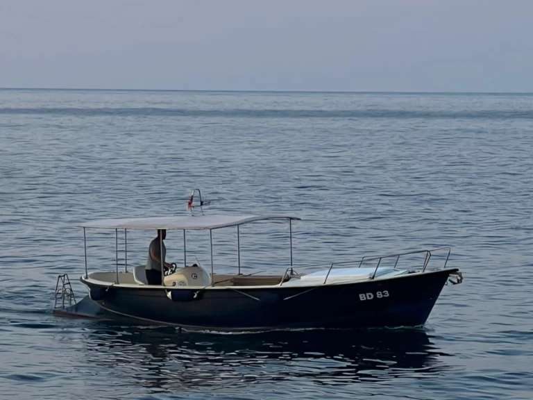 Louer Bateau à moteur avec ou sans skipper Navar à Budva