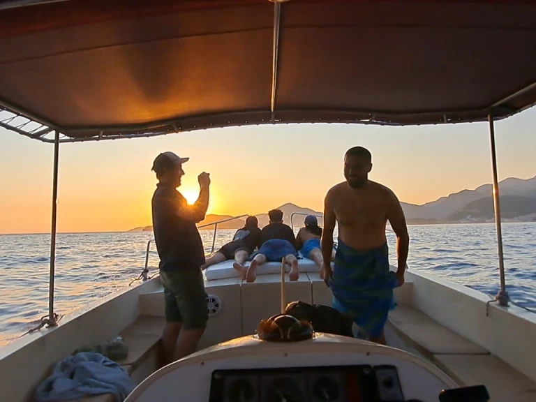 Location Bateau à moteur Navar avec permis