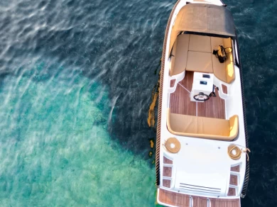 Yacht hire Mandelieu-la-Napoule cheap 555 tenders