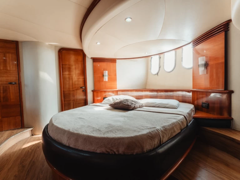 Location bateau Cartagena pas cher Azimut 62