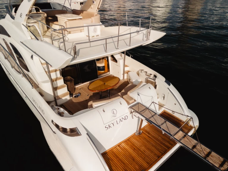 Location bateau Azimut Azimut 62 à Cartagena sur Samboat