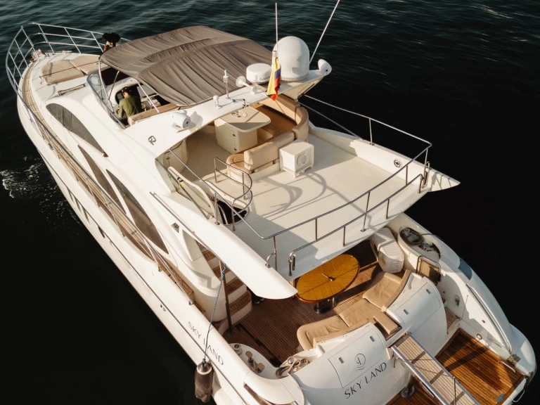 Location Yacht Azimut avec permis