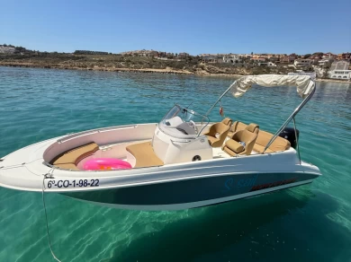 Hire Motorboat Remus with a boat licence