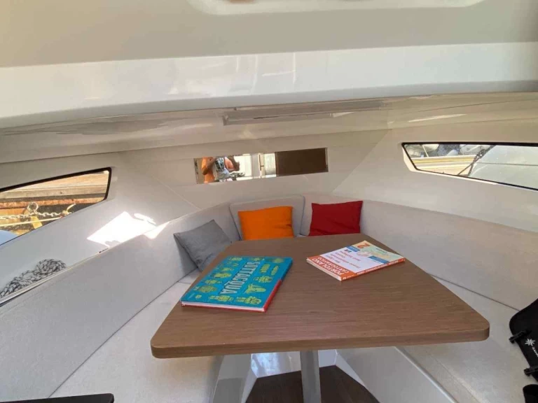 Location Bateau à moteur Jeanneau avec permis