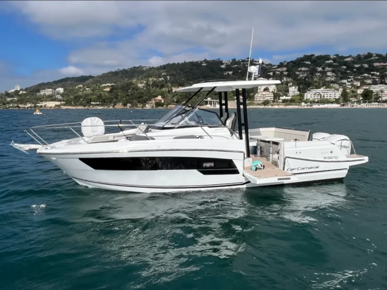 Bateau à moteur à louer à Golfe-Juan au meilleur prix