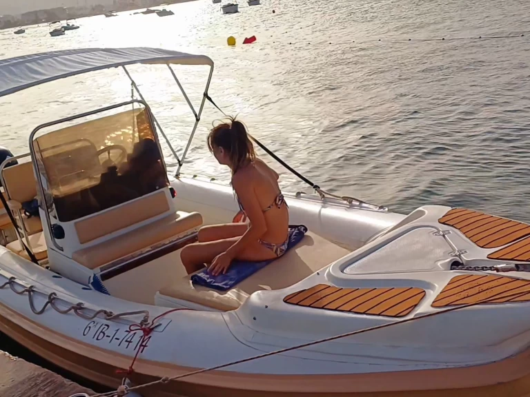 Location Semi-rigide à Ibiza (Ville) - Gommonautica G65