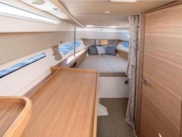 Bateau à moteur à louer à Ajaccio au meilleur prix