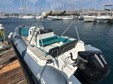 Charter a Zodiac Medline 7.5 in Marseille on Samboat