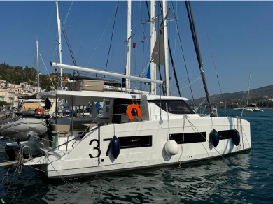 Boat rental Aventura Aventura 37 in Álimos on Samboat