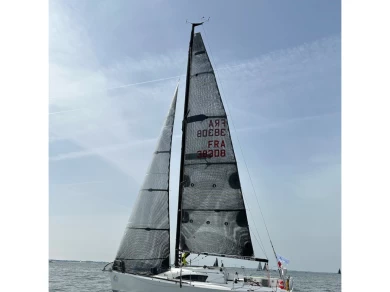 Barca a vela a noleggio a La Trinité-sur-Mer al miglior prezzo