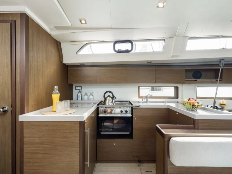 Location bateau Kos pas cher Oceanis 51.1 / owner's version