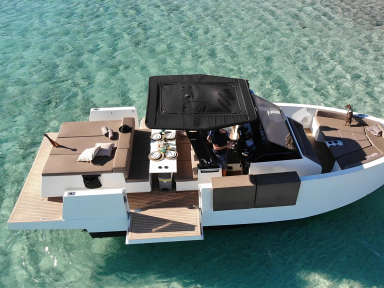 Location Bateau à moteur à Ibiza (Ville) - De Antonio D34