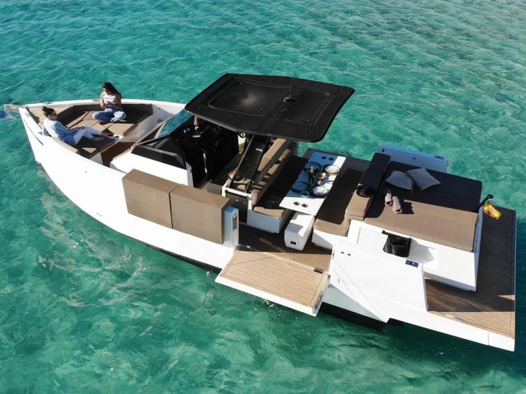 Louer Bateau à moteur avec ou sans skipper De Antonio à Ibiza (Ville)