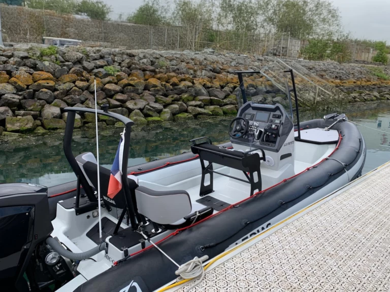 Louez un Zodiac Open 7 à Les Sables-d'Olonne