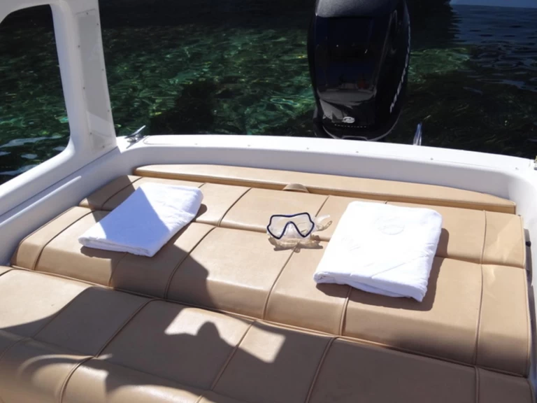 Louer Bateau à moteur avec ou sans skipper Sessa Marine à Ibiza (Ville)