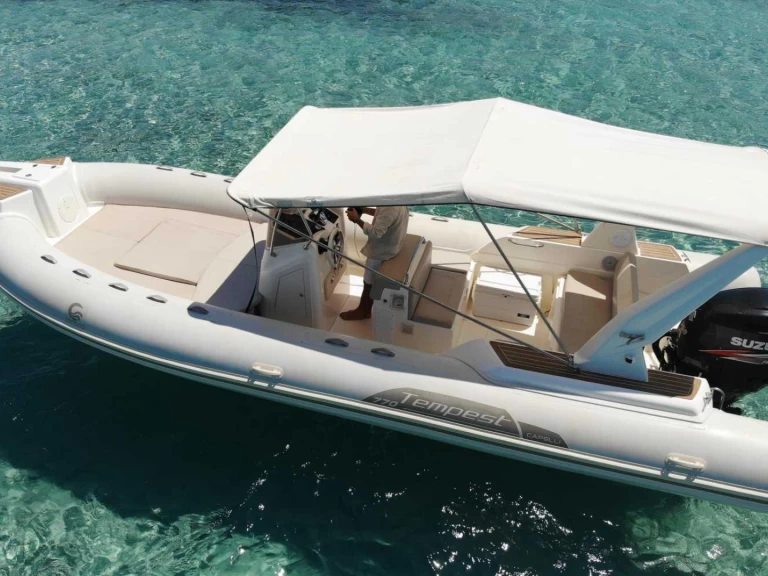 Location à Ibiza (Ville) - Capelli 770S sur SamBoat