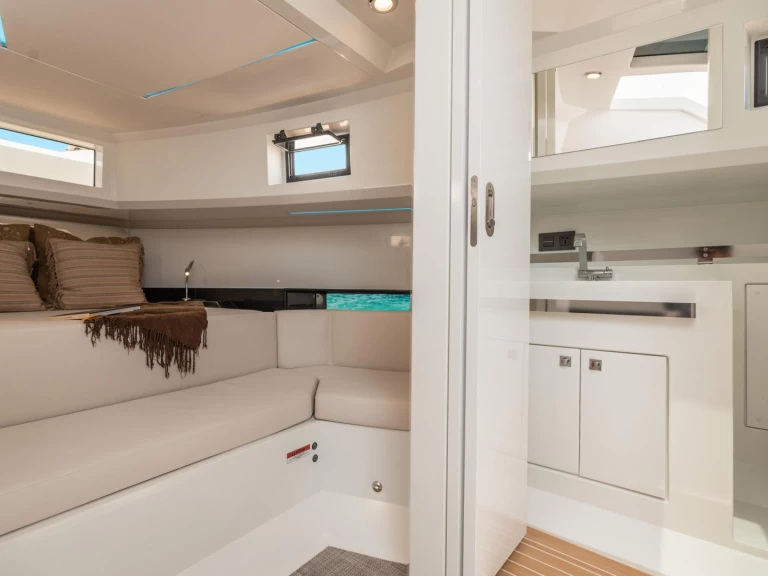 Louez un De Antonio d36 à Ibiza (Ville)