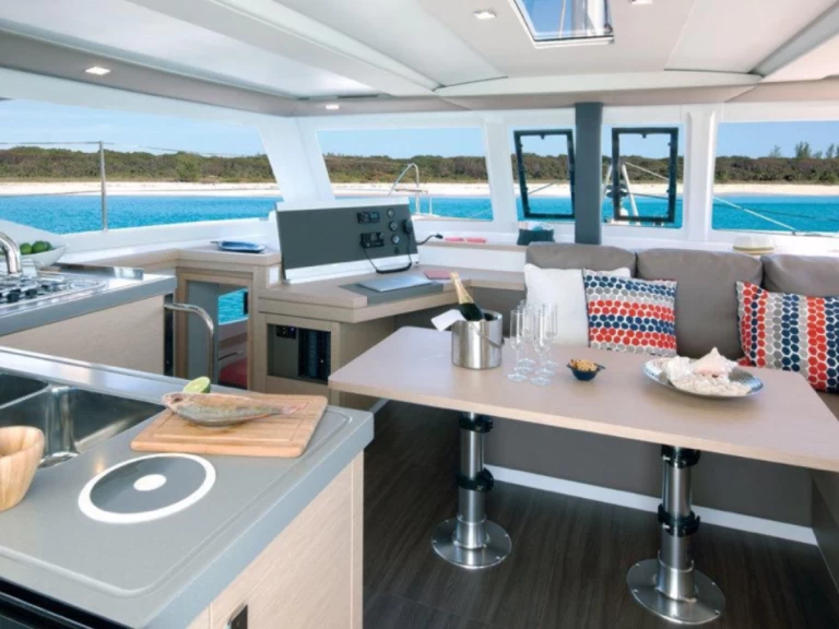 Location Catamaran Fountaine Pajot avec permis