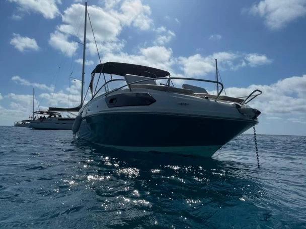 Louer Bateau à moteur avec ou sans skipper Bayliner à Palma de Majorque