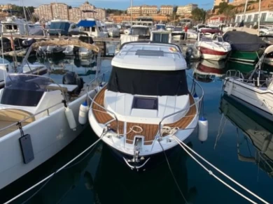 Motorboat to hire Port de Port Mahon at the best price