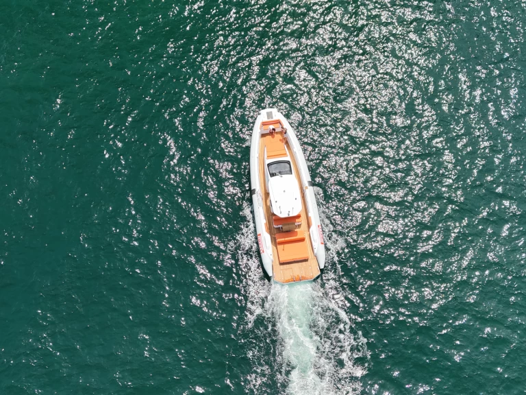 Location à Naples - Pirelli 42 EFB sur SamBoat