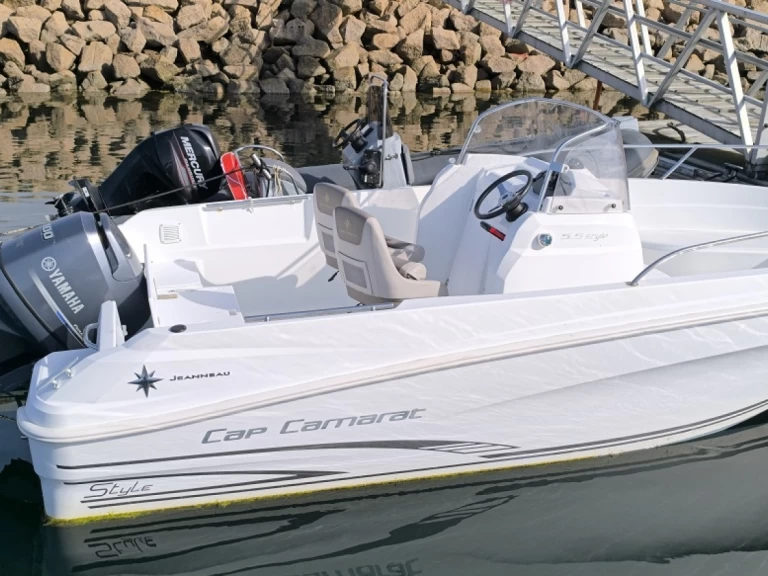 Louez un Jeanneau Cap Camarat 5.5 CC Style à Trébeurden