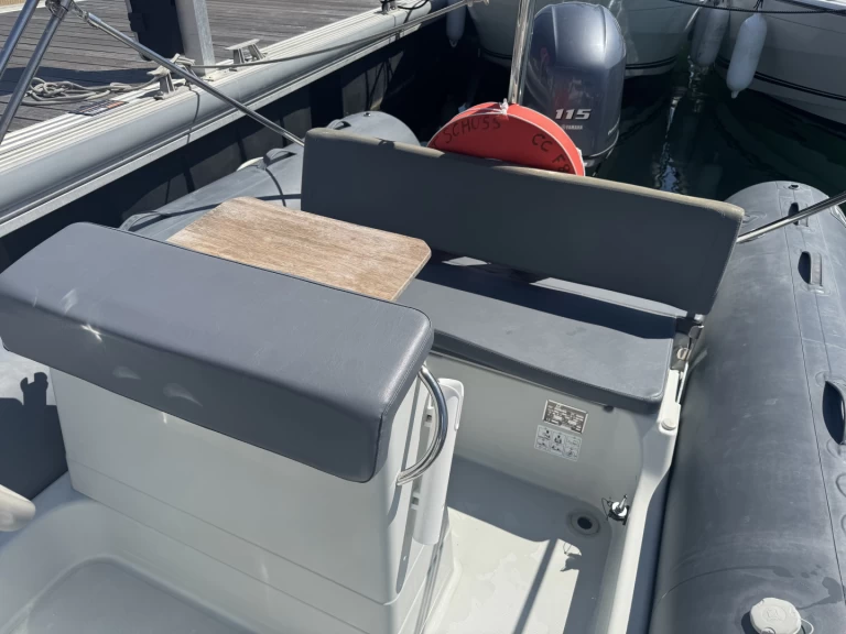 Louer Semi-rigide avec ou sans skipper Zodiac à Port la Forêt