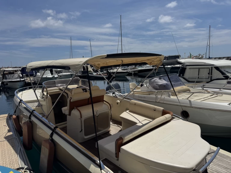 Invictus  Invictus 280 TT a louer à Roquebrune-Cap-Martin