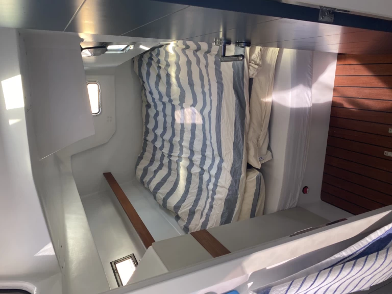 Louez un RM RM 1060 à Port de Sitges Aiguadolç