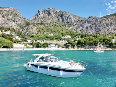Bavaria Bavaria 400 Sport charter bareboat eller skeppad i Monaco-Ville
