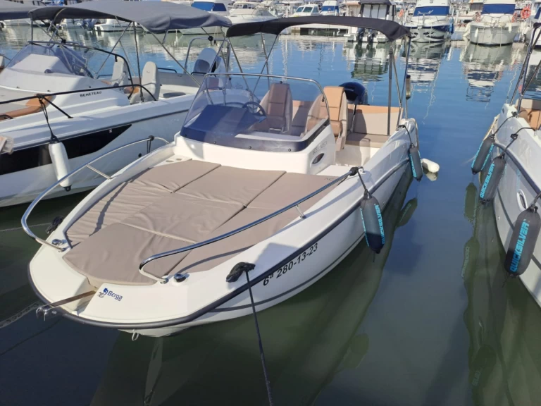 Louez un Quicksilver Activ 605 Sundeck à Cambrils