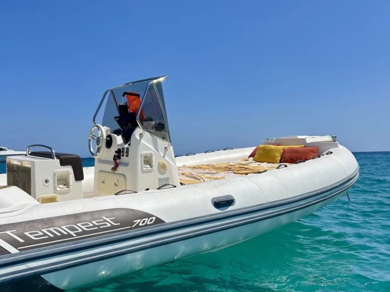 Capelli Tempest 700 a louer à Port Cogolin