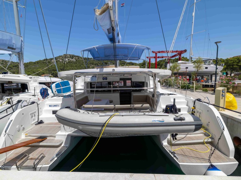 Louer Catamaran avec ou sans skipper Lagoon à Drage
