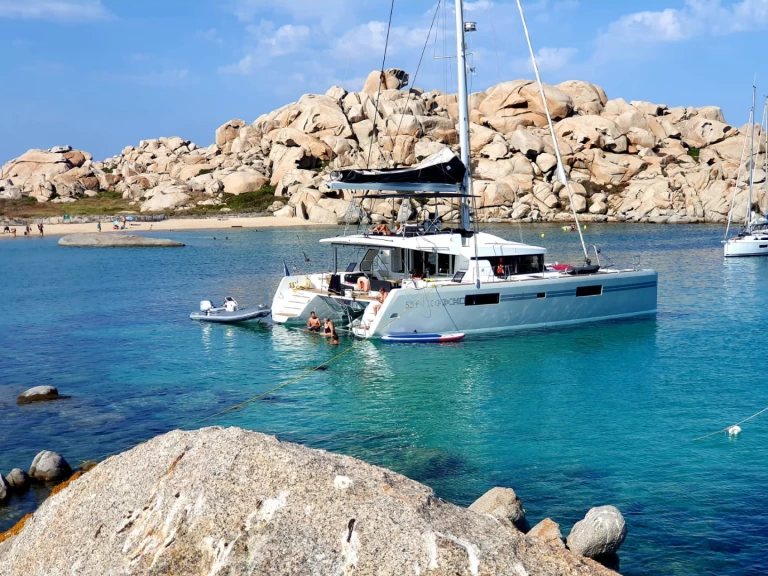 Location bateau Ajaccio pas cher Lagoon 52 F
