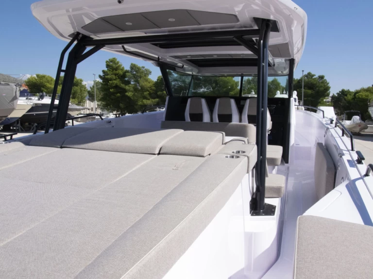 Axopar Axopar 45 Cross Top a louer à Seget Donji