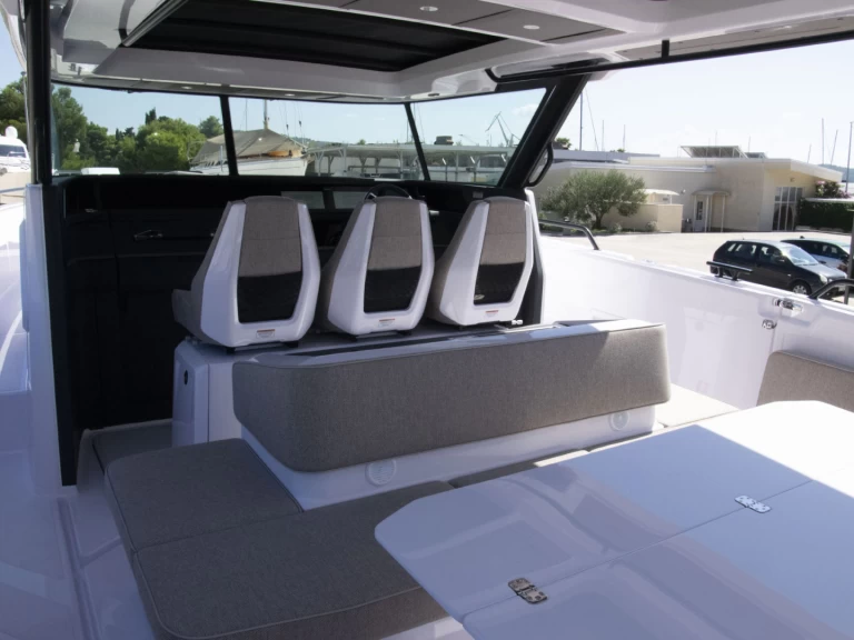 Louez un Axopar Axopar 45 Cross Top à Seget Donji